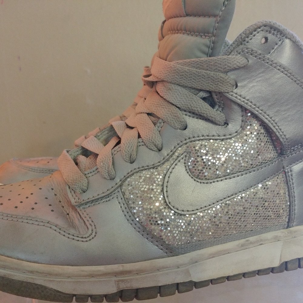 Silver Nike Tennis Shoes